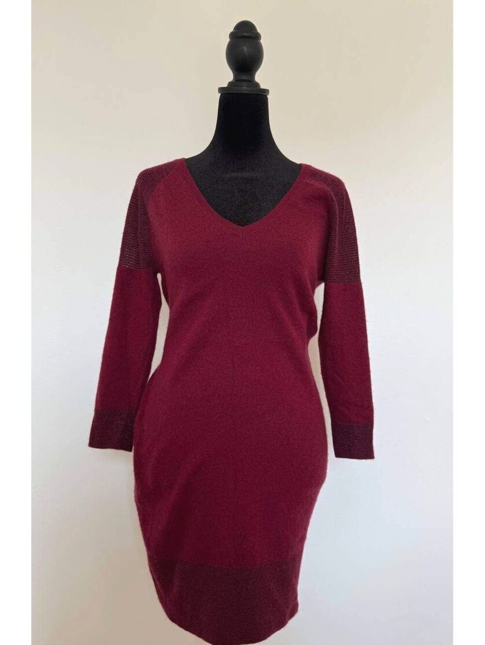 V-Neck Sweater Dress 100% Cashmere in Burgundy Red, Size M